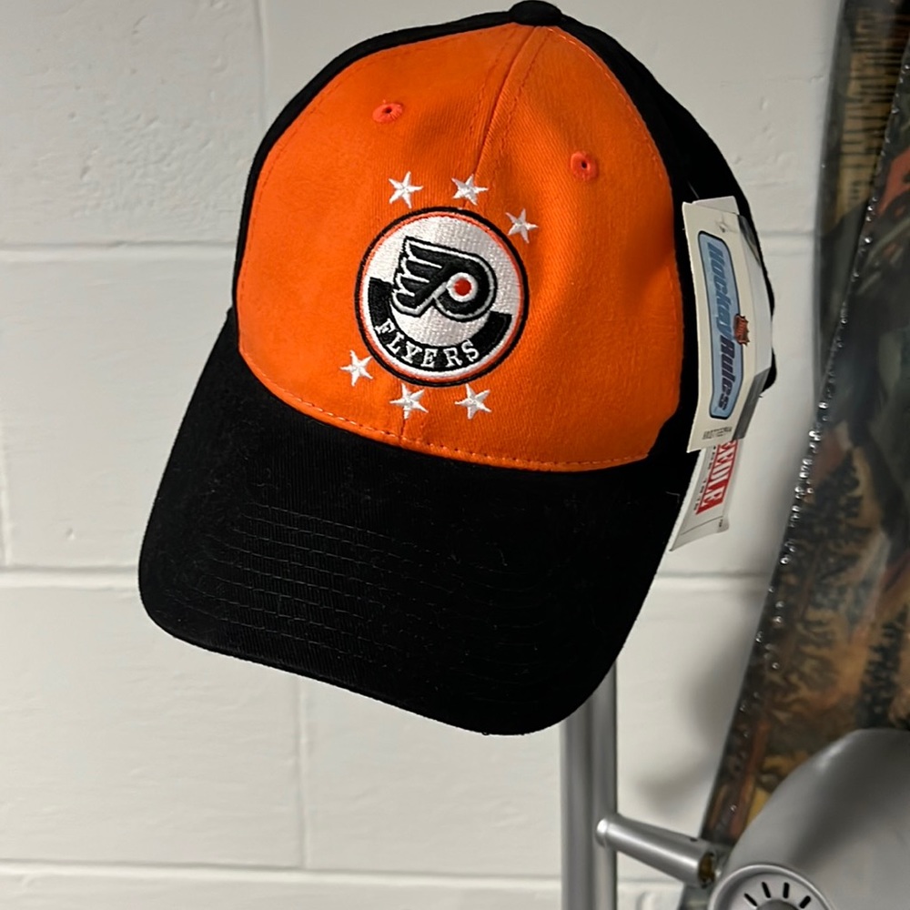 Philadelphia Flyers hat..NWT